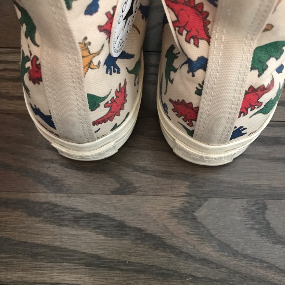 Dinosaur print high top Converse - Picture 4 of 7